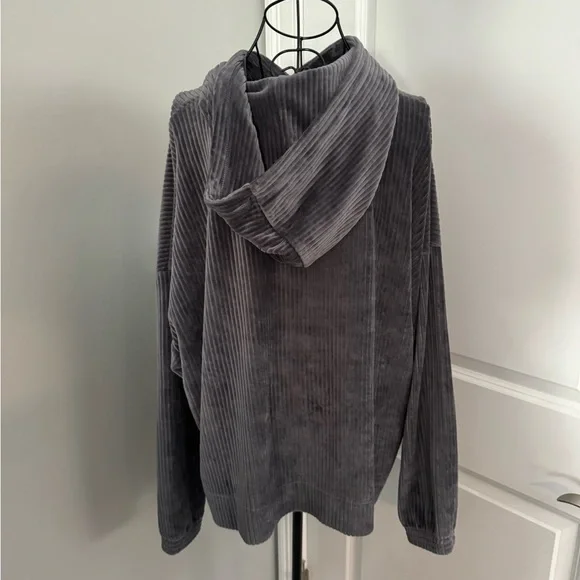 NWT Aerie Groove-On Velour Hoodie in Size Large - Picture 7 of 8
